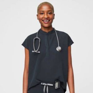 Figs Womens Rafaela Scrub Top sz XS in Dark Harbor